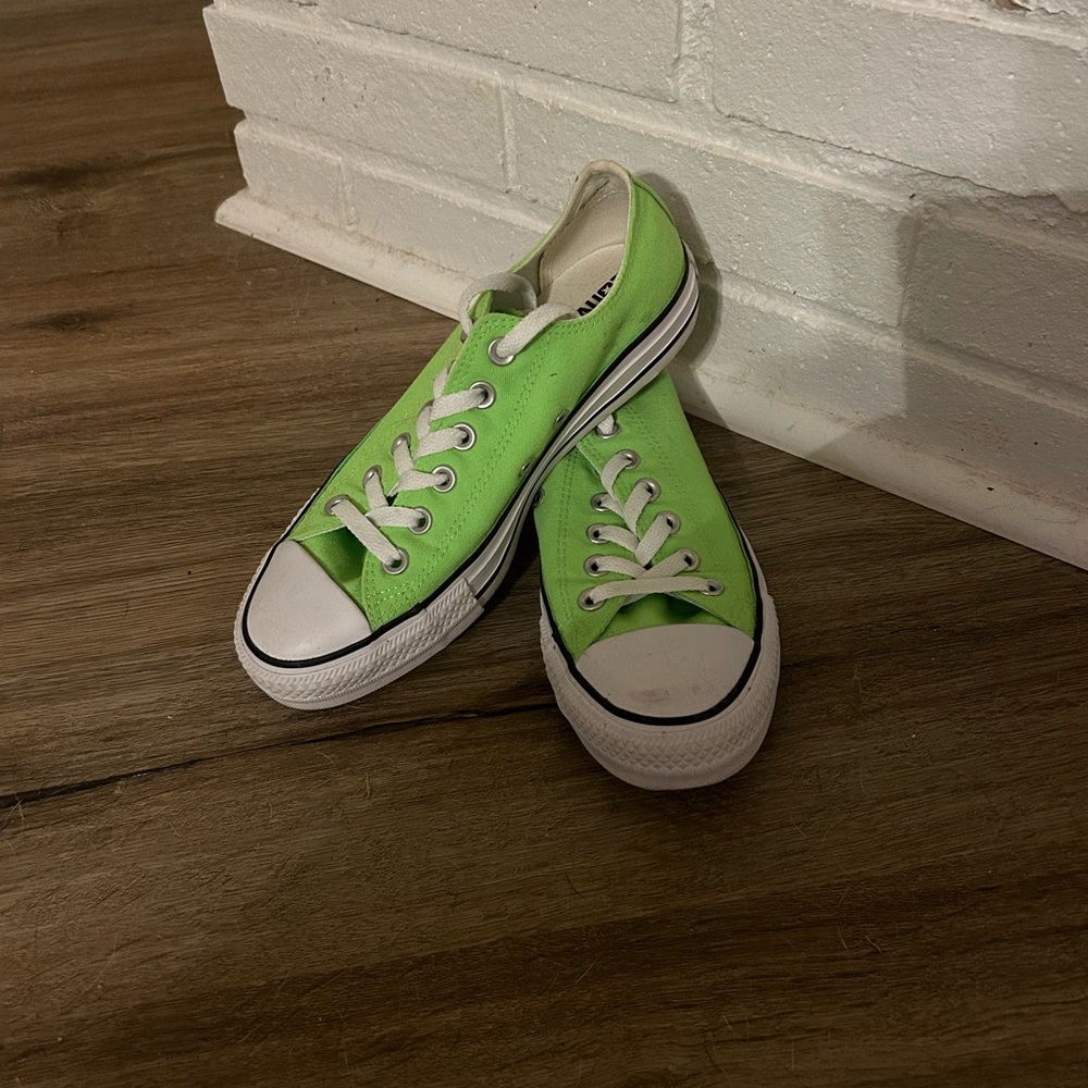 Neon/lime green converse